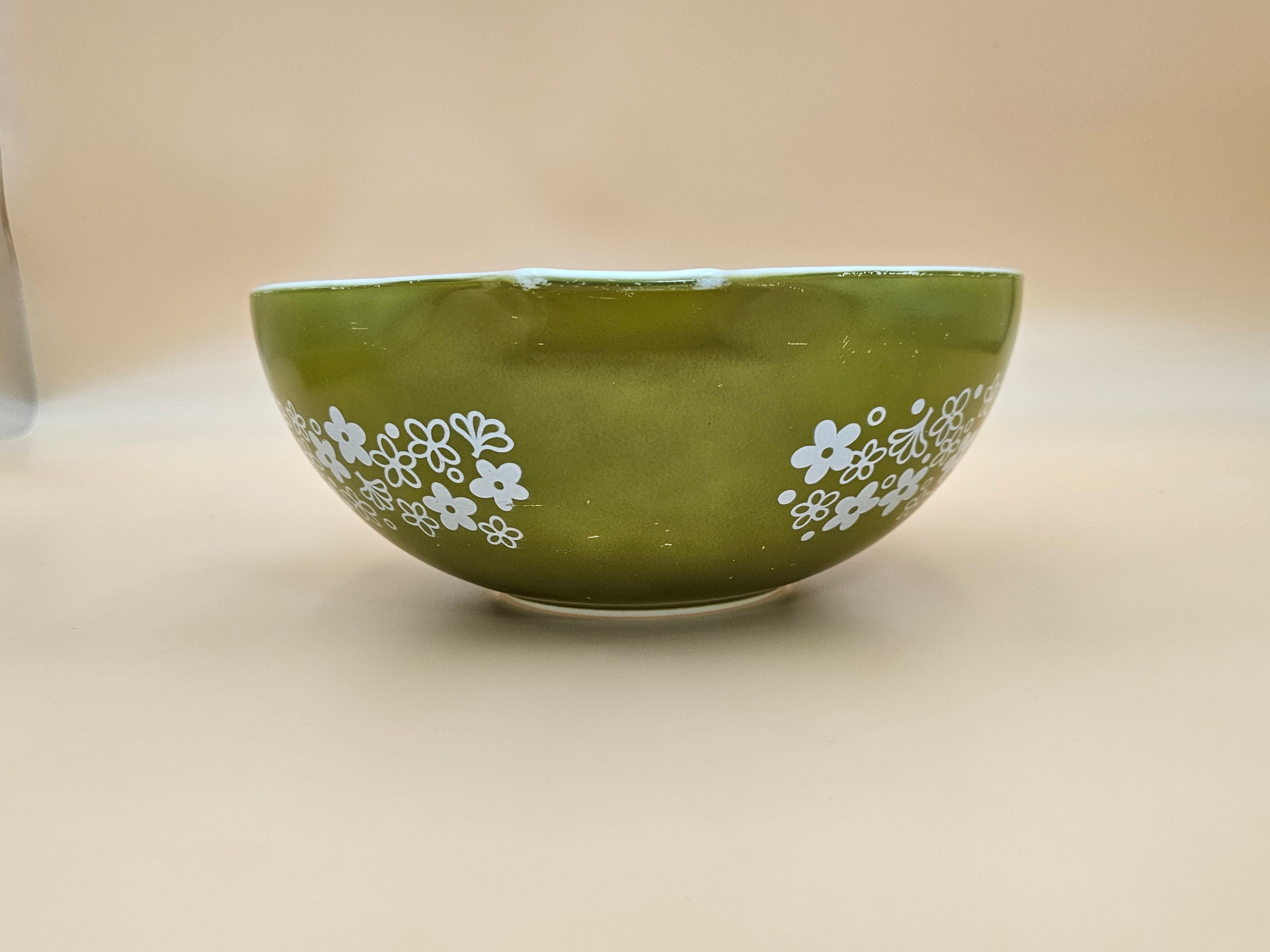 Vintage Pyrex 444 Spring Blossom Green Crazy Daisy 4 Qt Cinderella Mixing Bowl