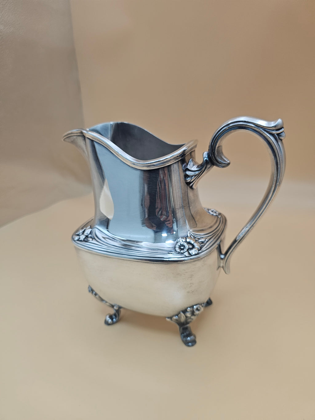 Vintage 1847 Rogers Bros Daffodil Silverplate Water Pitcher No. 9917