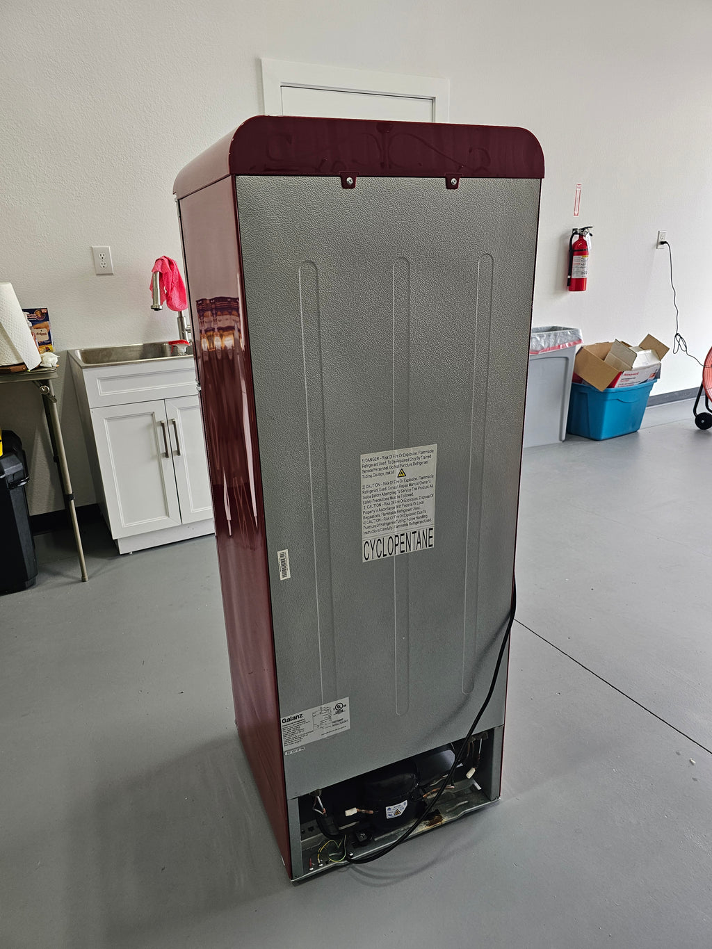 Galanz 7.6 Cu. Ft. Retro Red Refrigerator Freezer GLR76TRDER