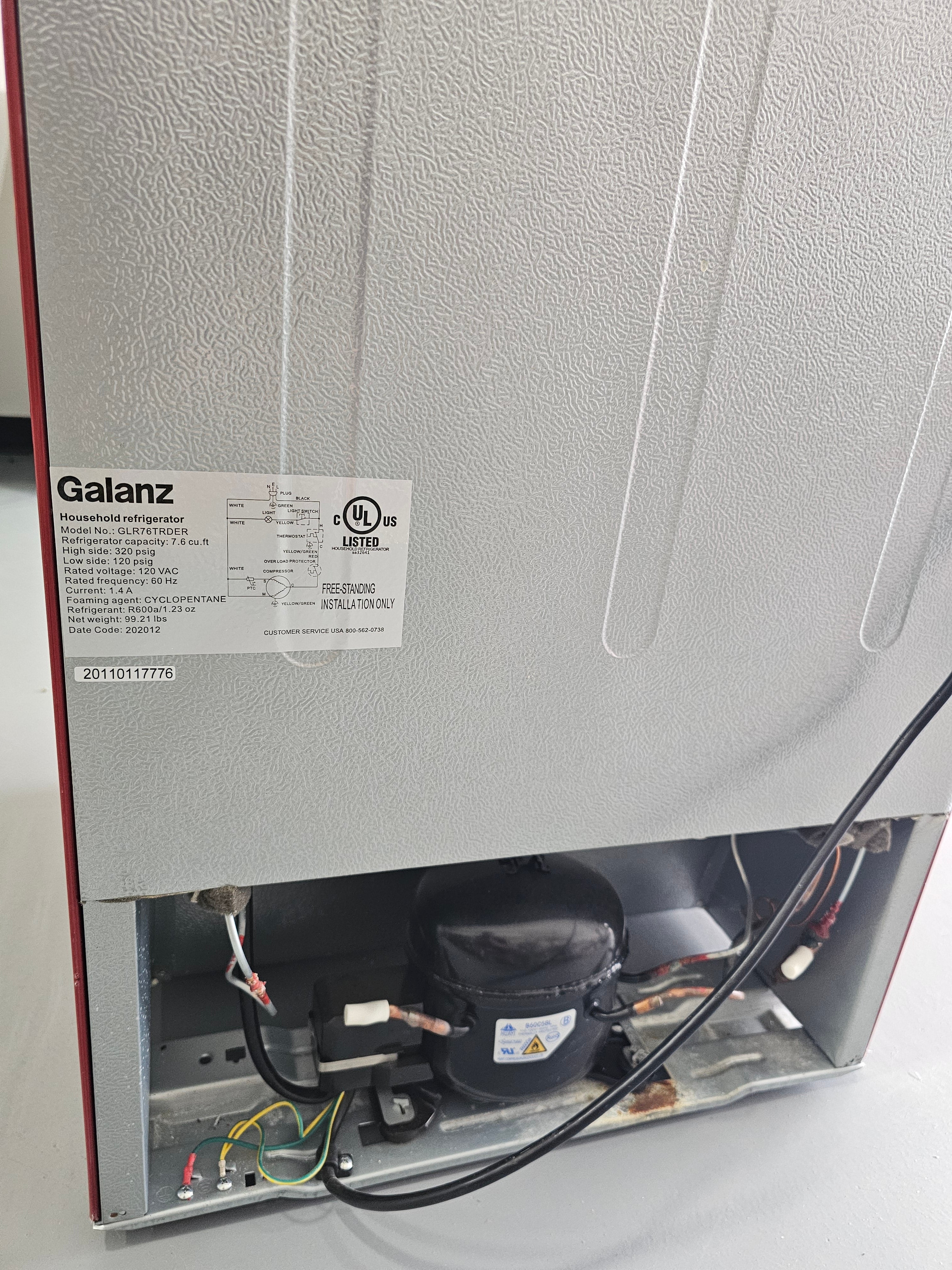 Galanz 7.6 Cu. Ft. Retro Red Refrigerator Freezer GLR76TRDER