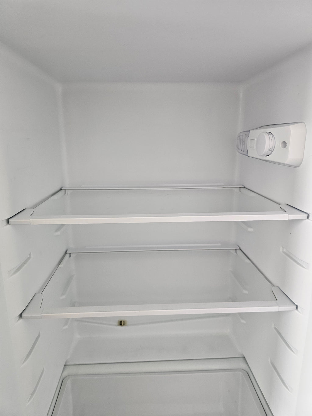 Galanz 7.6 Cu. Ft. Retro Red Refrigerator Freezer GLR76TRDER