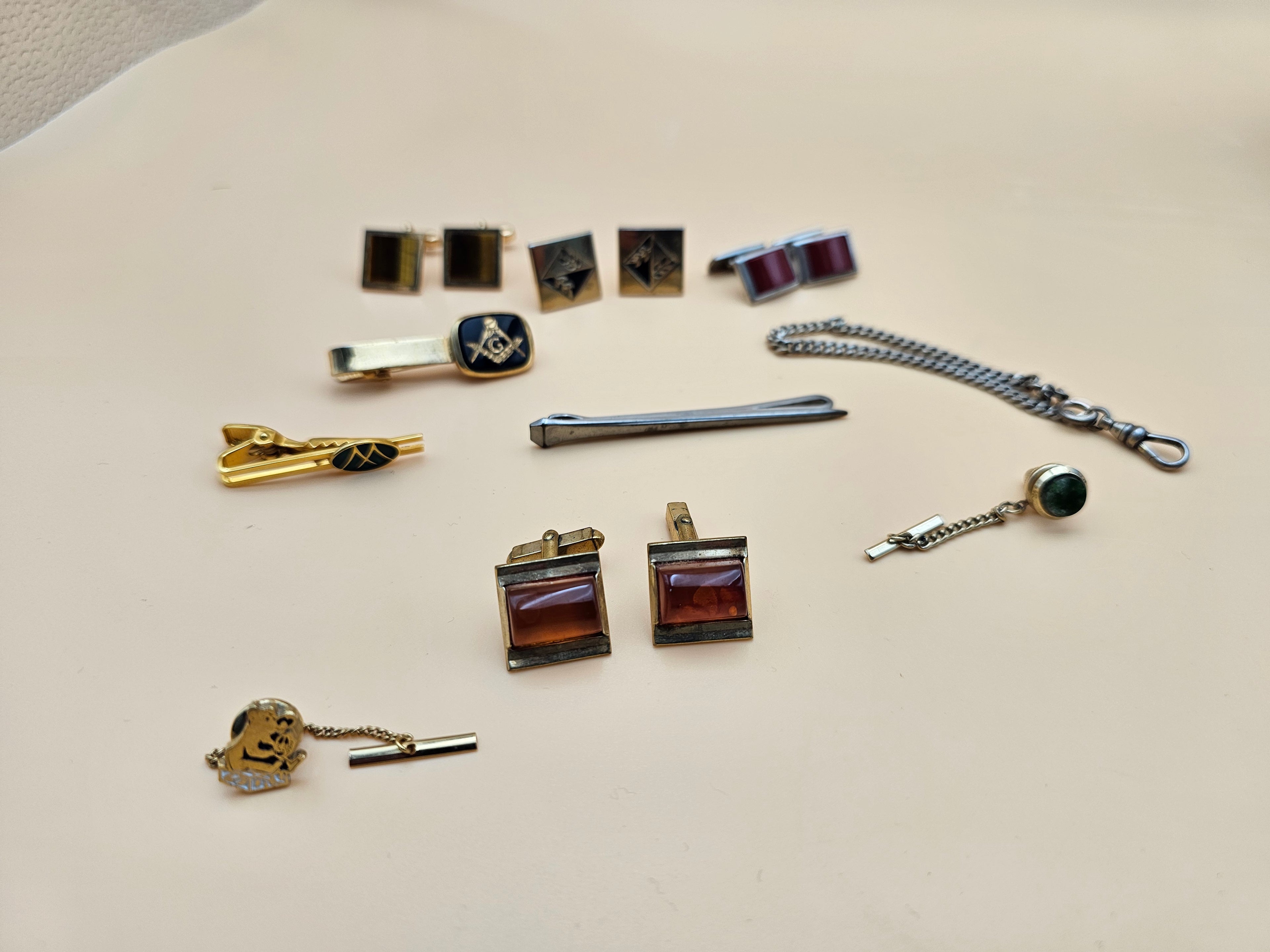 Vintage Men’s Cufflinks, Tie Bars & Tie Tacks Mixed Accessory Lot