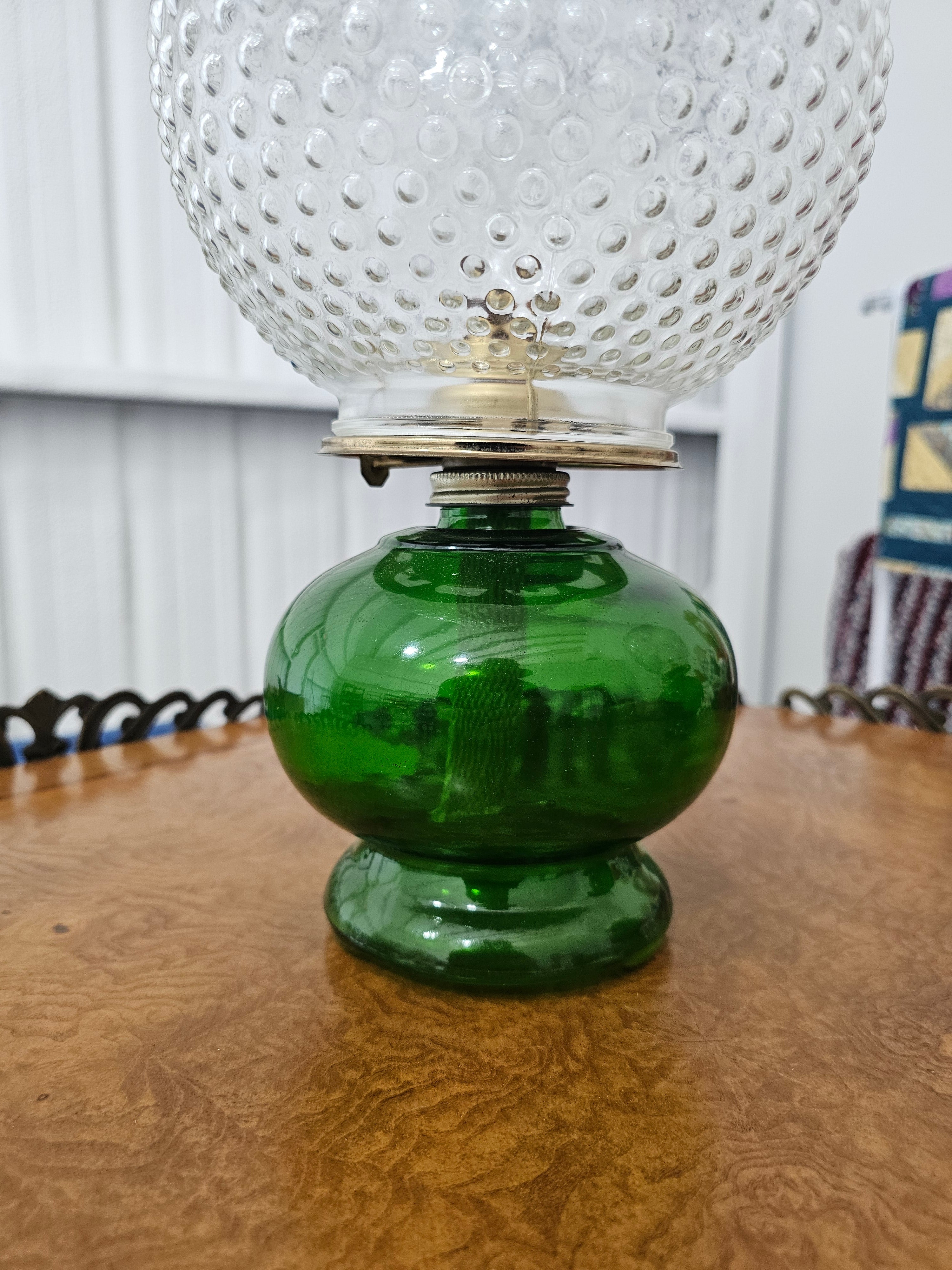Vintage J-2088 Green Glass Oil Lamp with P&A Eagle Burner & Hobnail Shade (2 of 2)