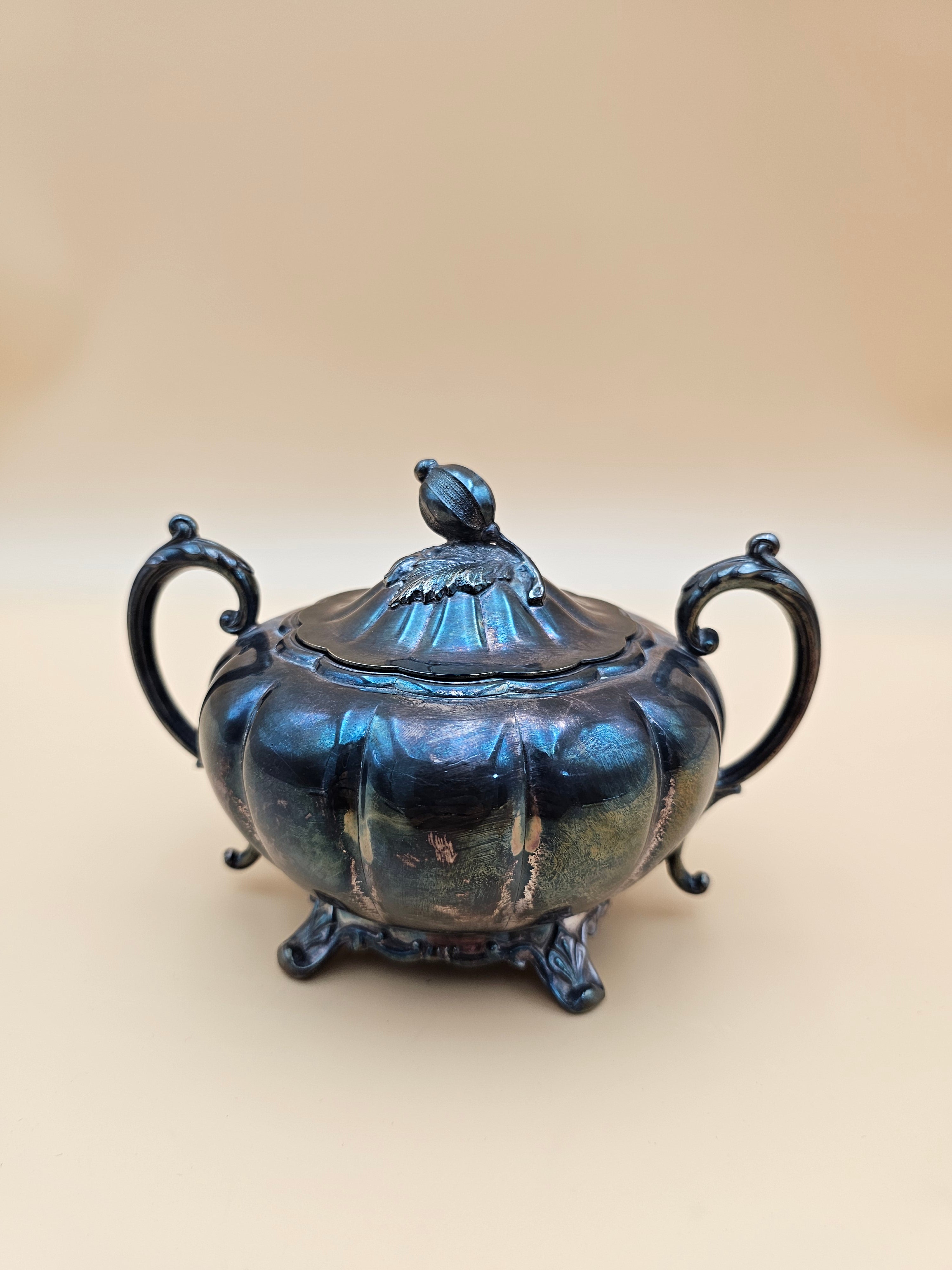 Vintage Community Plate Oneida Old English Melon Silverplate Lidded Sugar Bowl