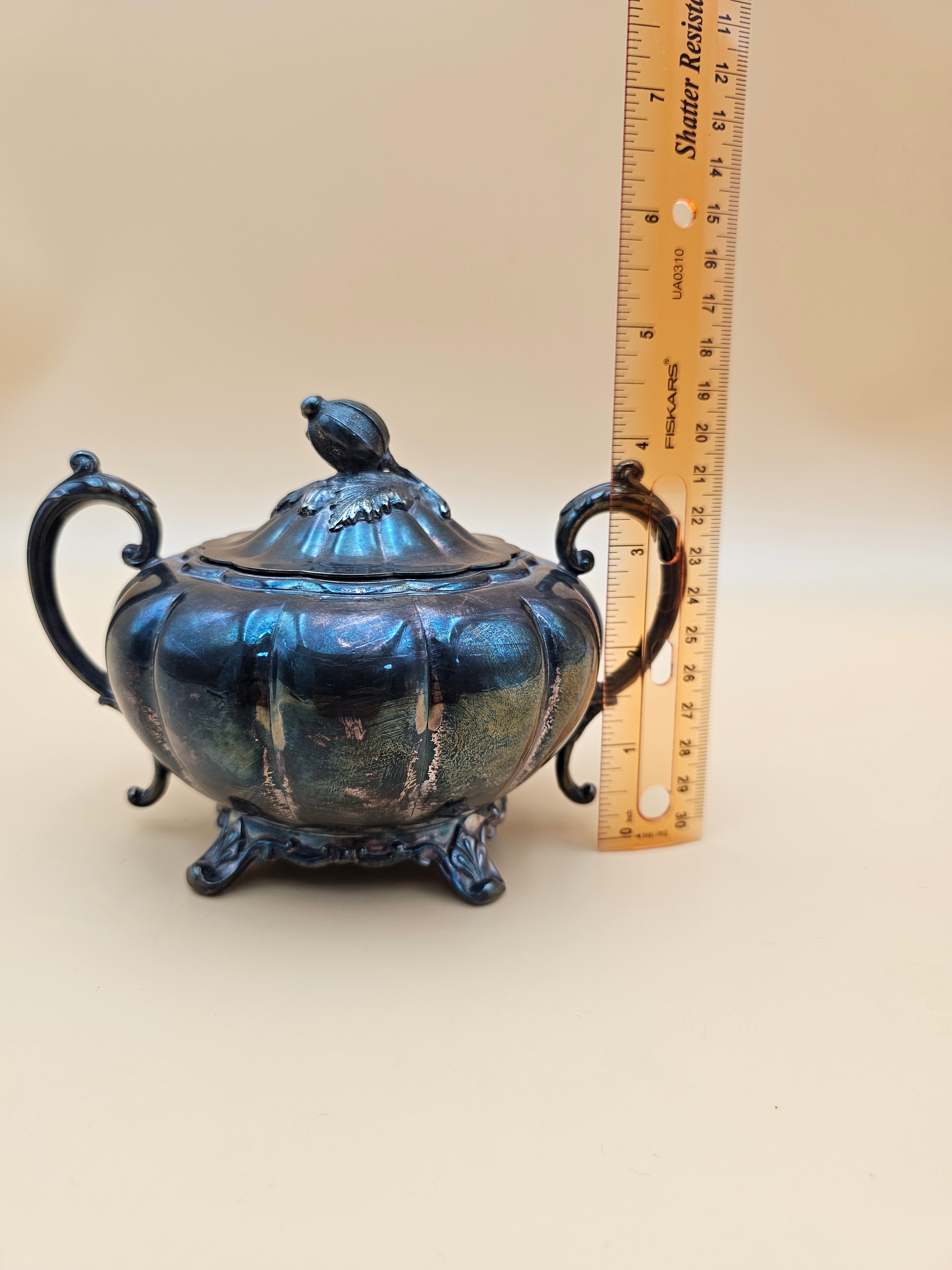 Vintage Community Plate Oneida Old English Melon Silverplate Lidded Sugar Bowl
