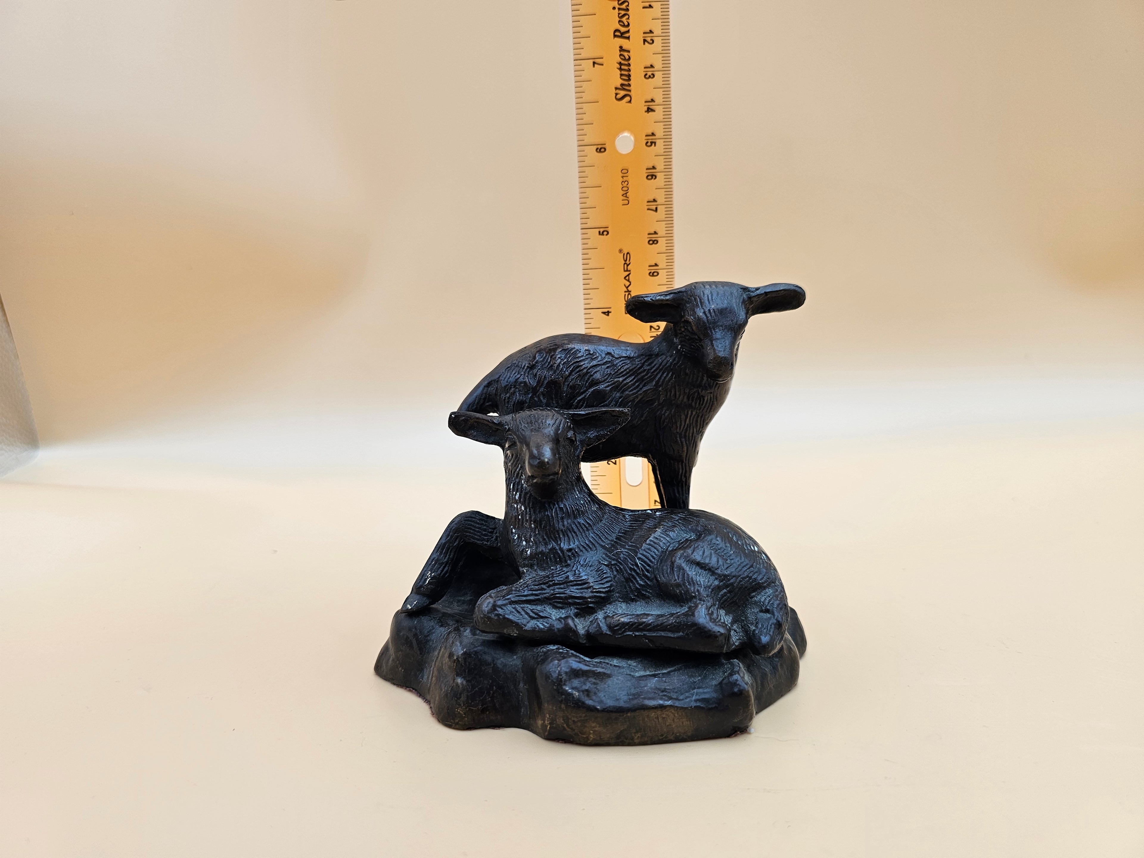 Vintage-Style Cast Metal Sheep & Lamb Figurine – Rustic Farmhouse Sculpture