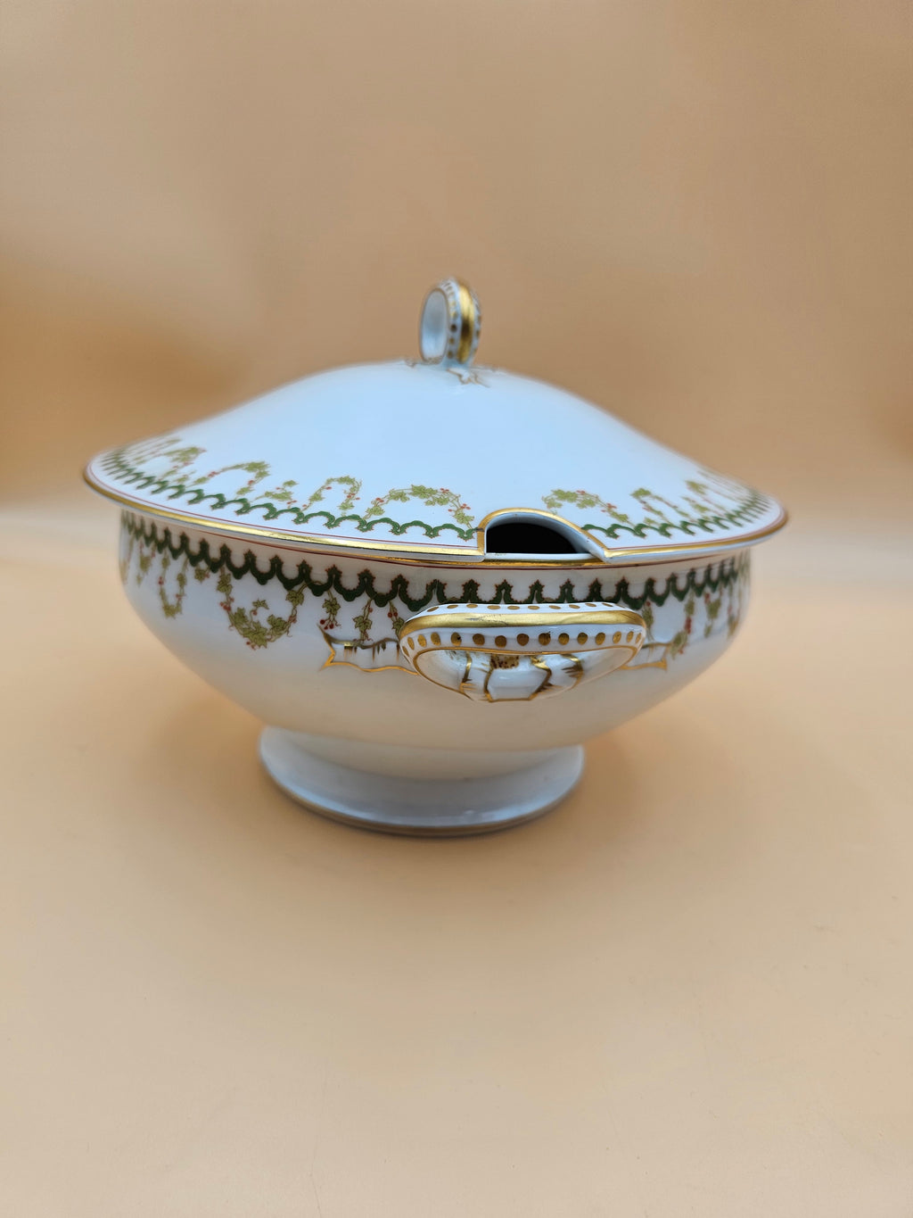 Haviland Limoges Schleiger 290 Covered Soup Tureen – Green Garland & Gold