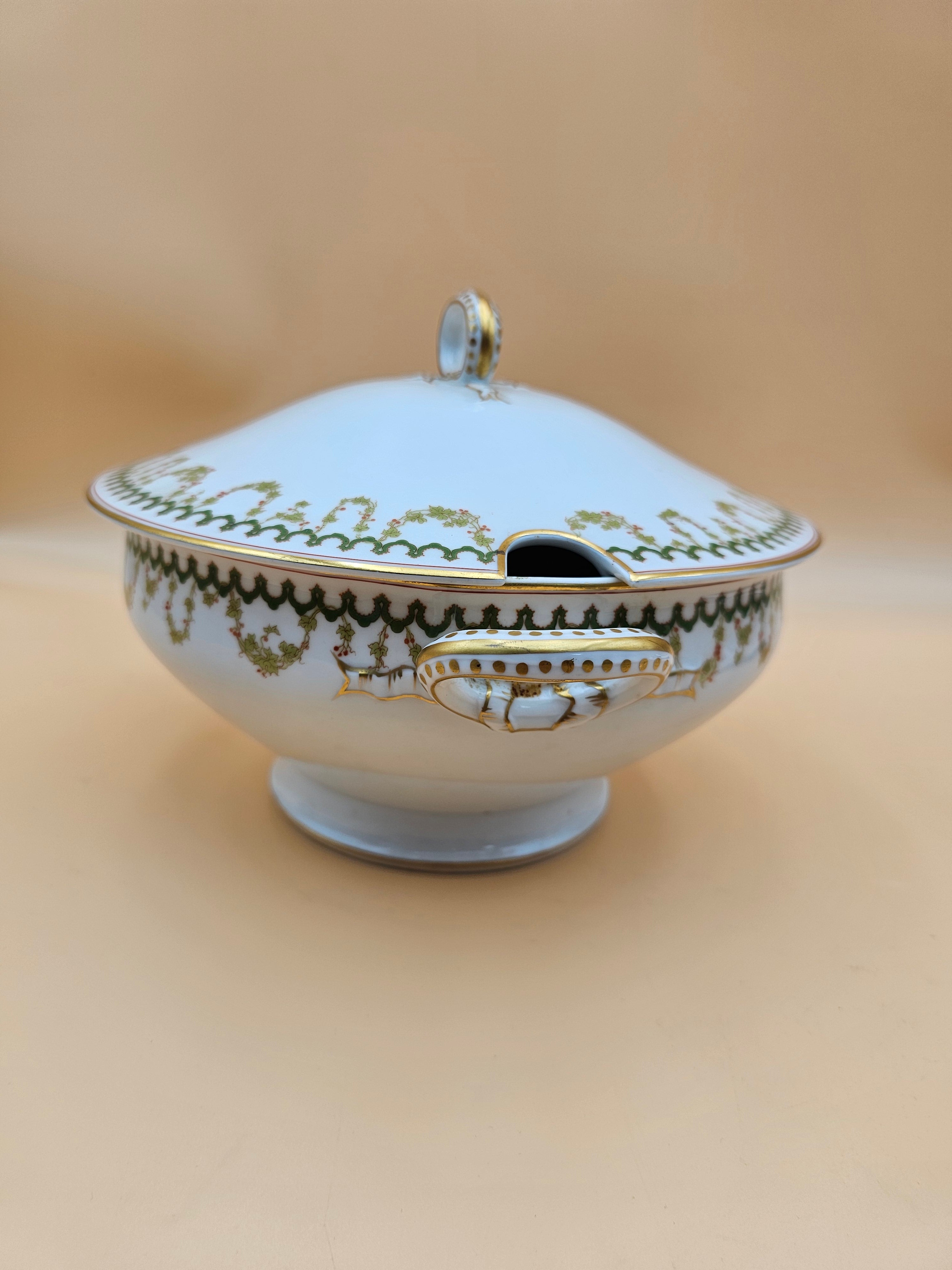 Haviland Limoges Schleiger 290 Covered Soup Tureen – Green Garland & Gold