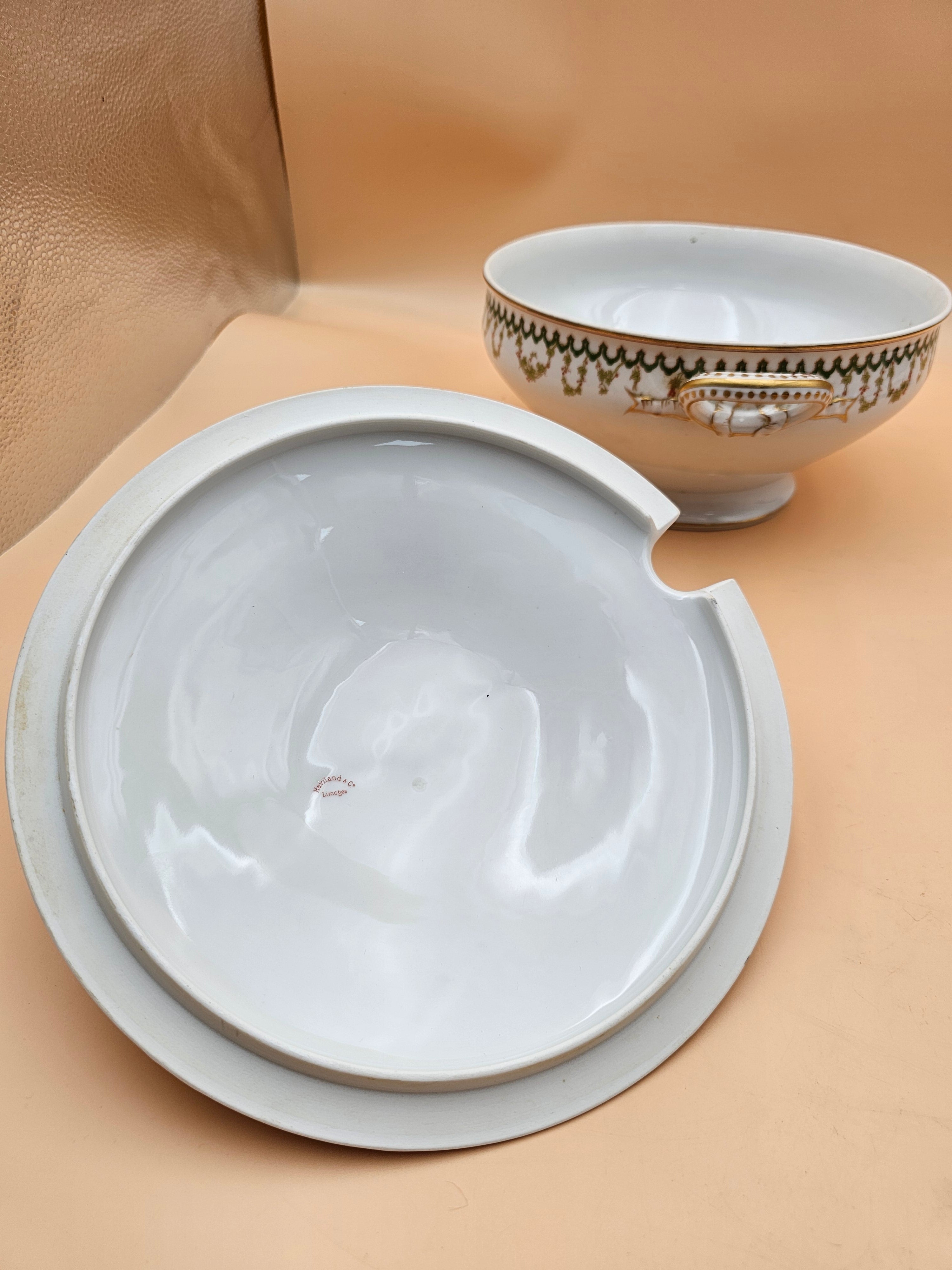 Haviland Limoges Schleiger 290 Covered Soup Tureen – Green Garland & Gold