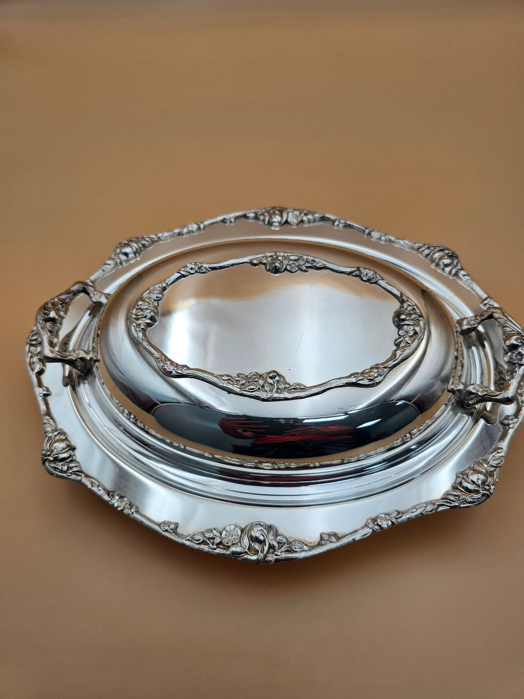 Vintage Silver-Plated Oval Covered Vegetable Serving Dish – Arthur A. Everts Jewelers Label