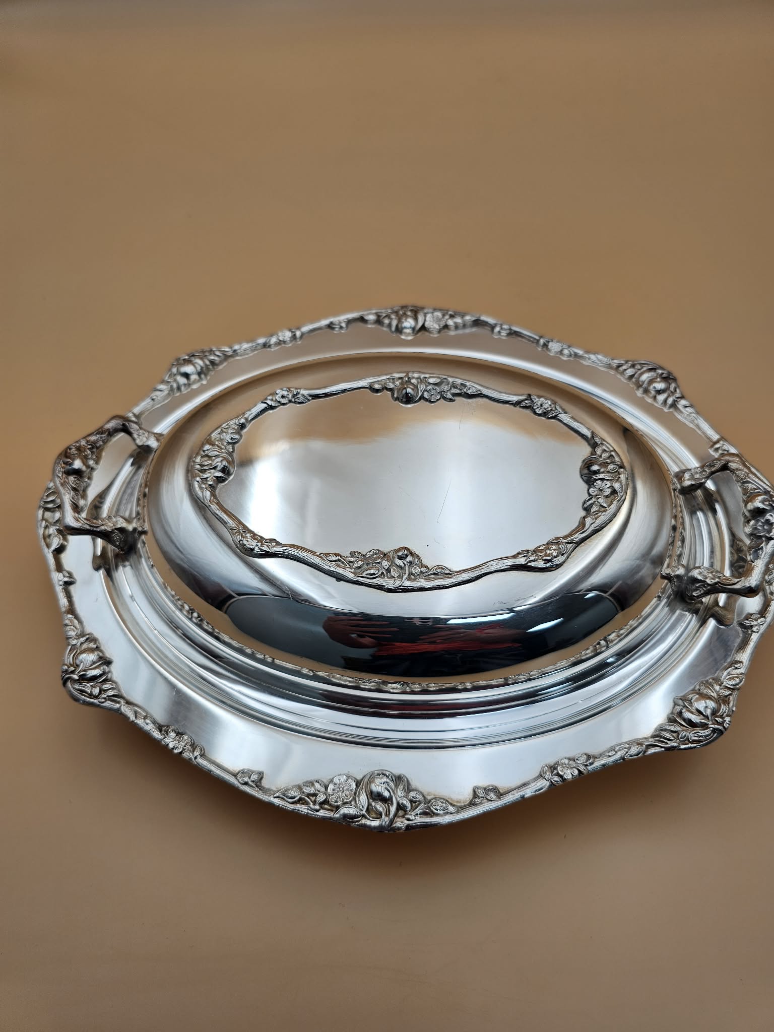 Vintage Silver-Plated Oval Covered Vegetable Serving Dish – Arthur A. Everts Jewelers Label