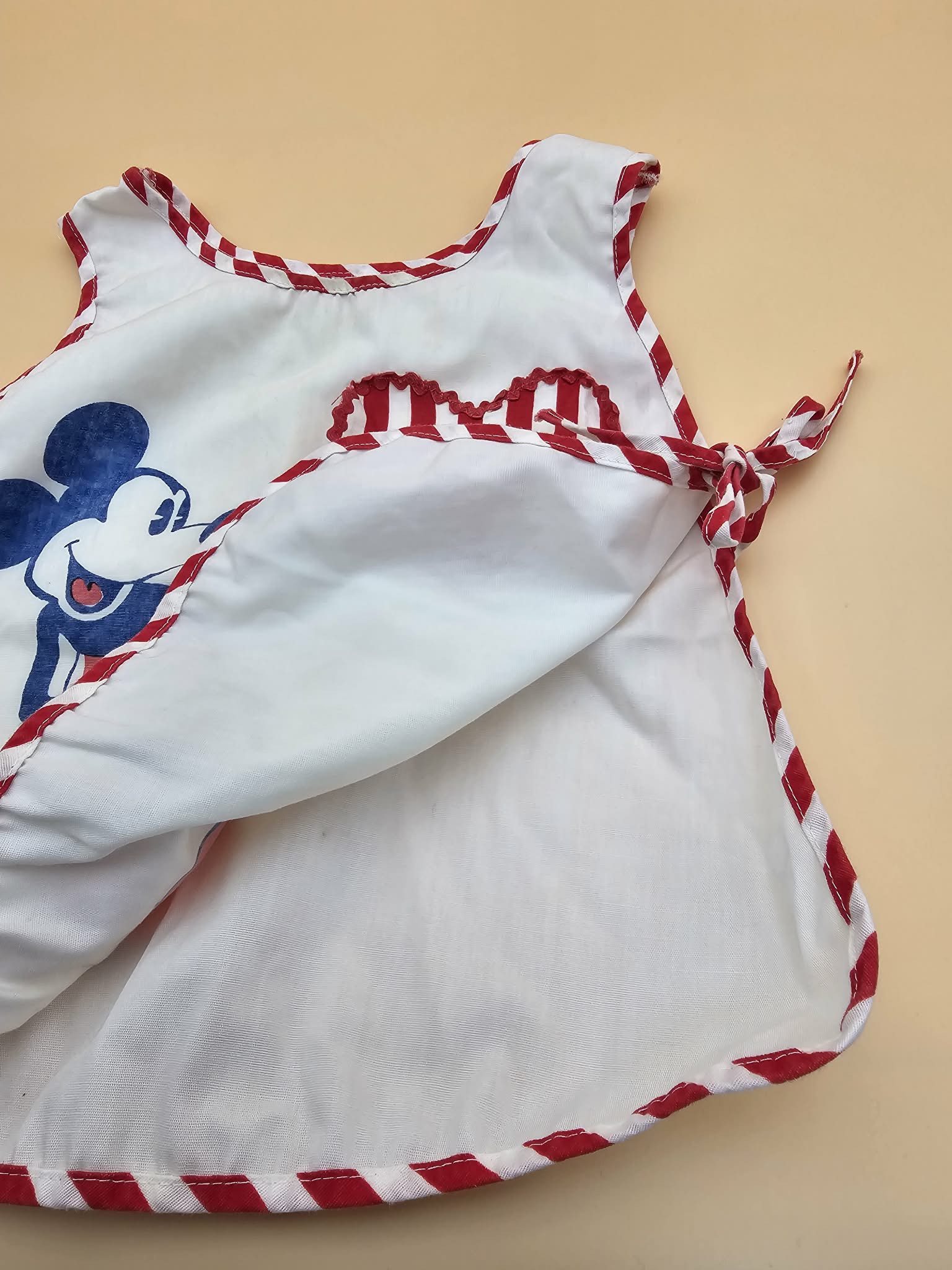 Vintage Walt Disney Productions Mickey Mouse Child Apron PAT. PEND. Heart Flap