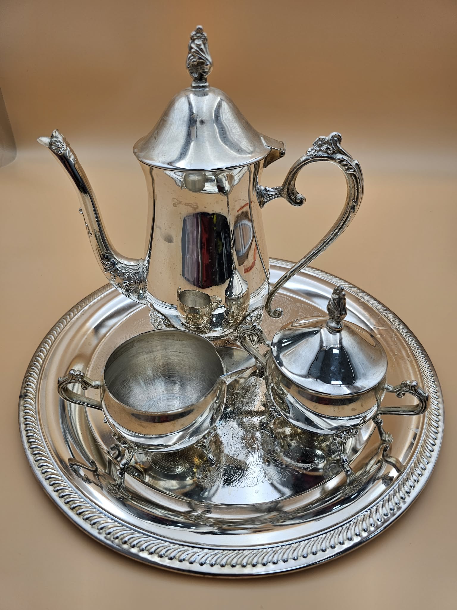 Vintage-Style Ornate Silver-Plated Tea & Coffee Service with Round Tray – 4 Piece Set