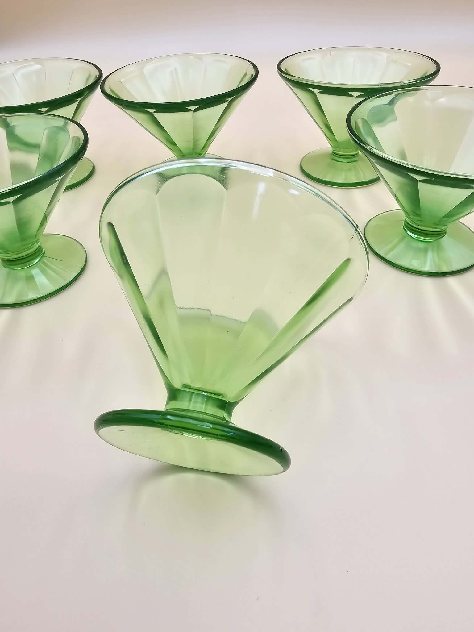 1930s Federal Glass Green UV-Reactive Optic Sherbet Dishes – Set of 6