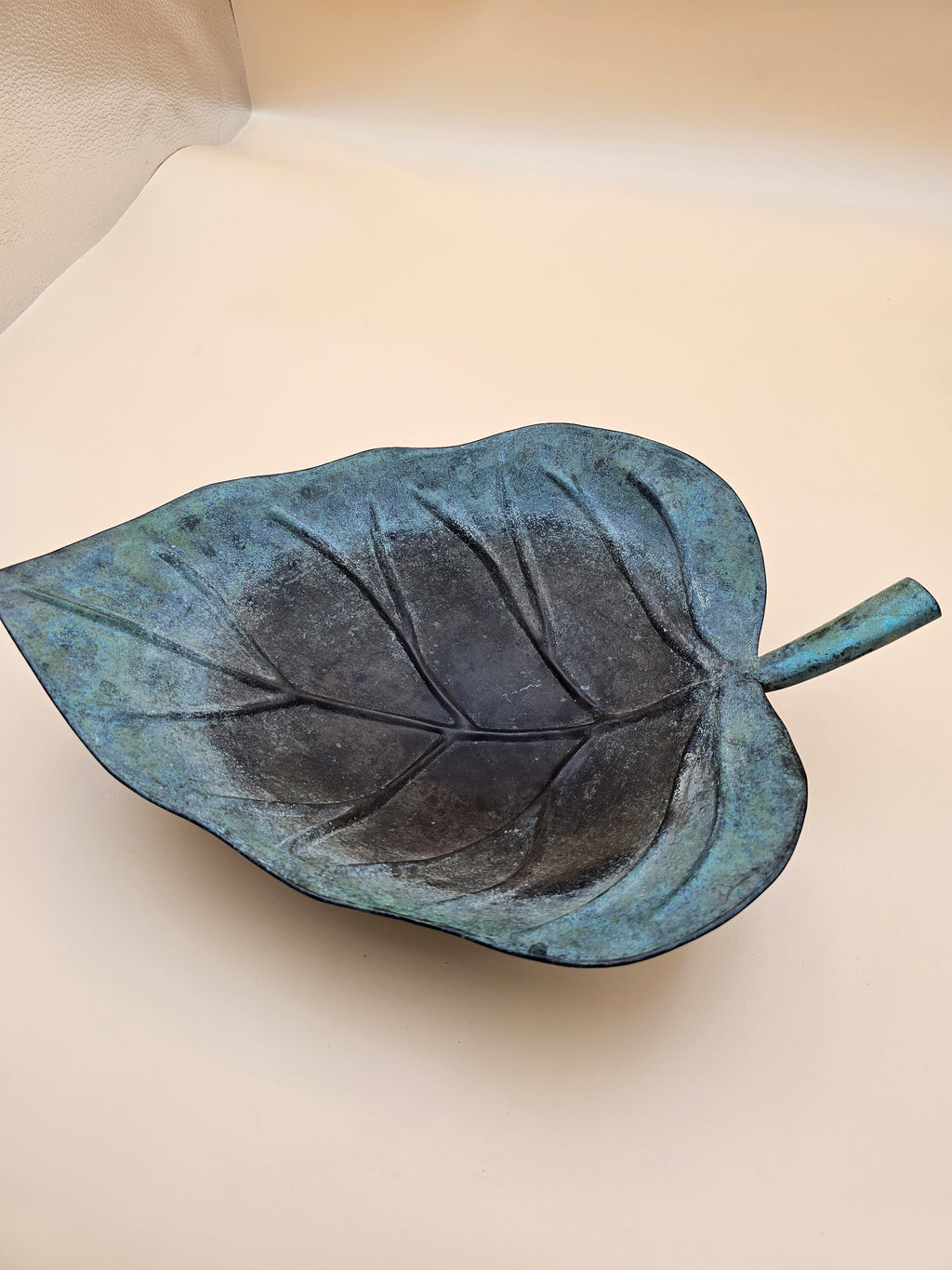 Rustic footed metal leaf decorative dish