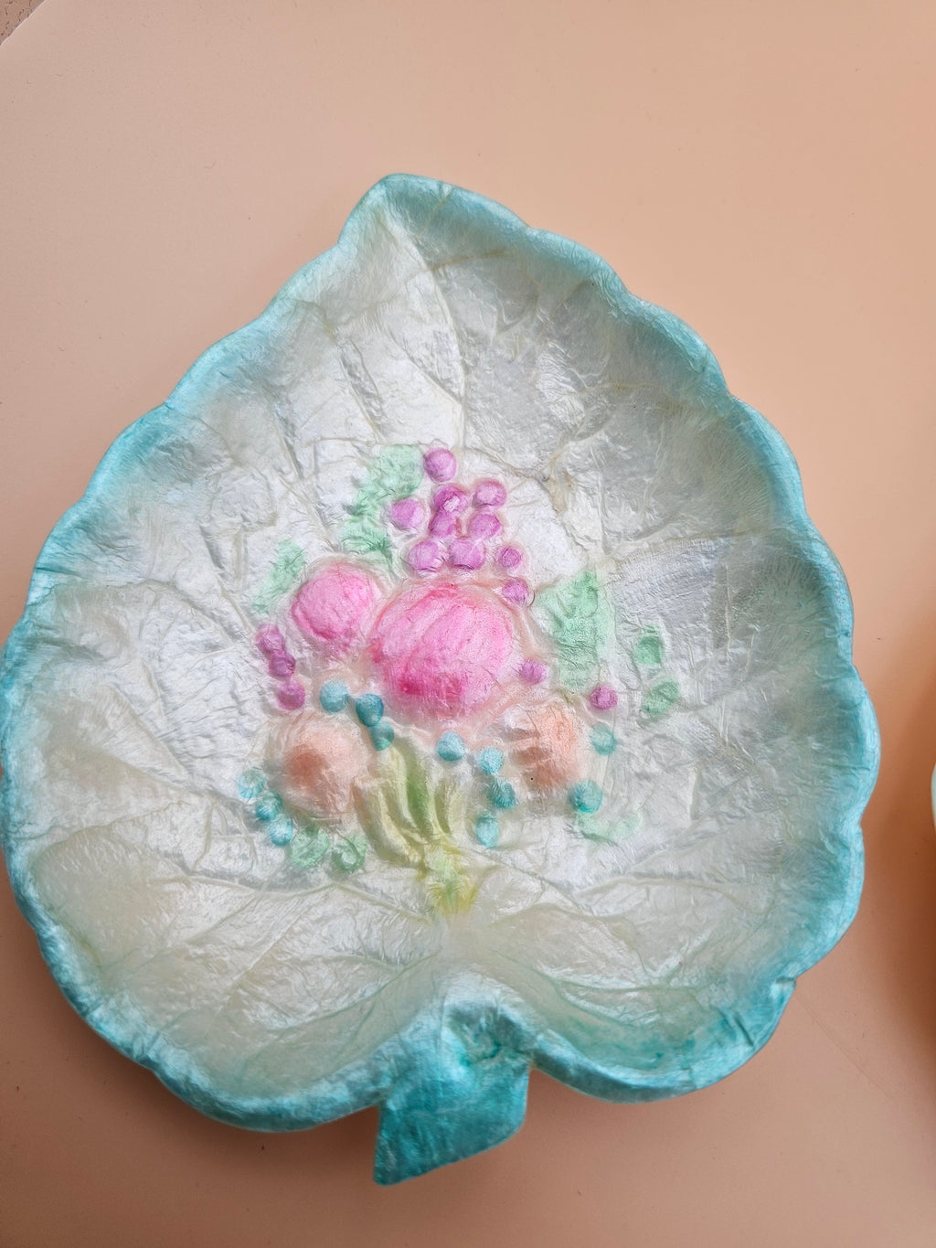 Decorative tray dish made of shells set of 2